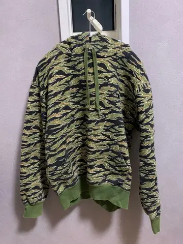 champion 후드티 속기모 타이거 카모플라주 패턴