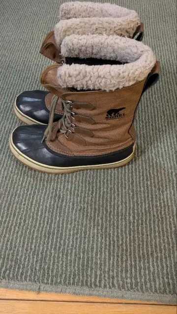 SOREL 겨울용 레이스업 부츠 브라운/블랙