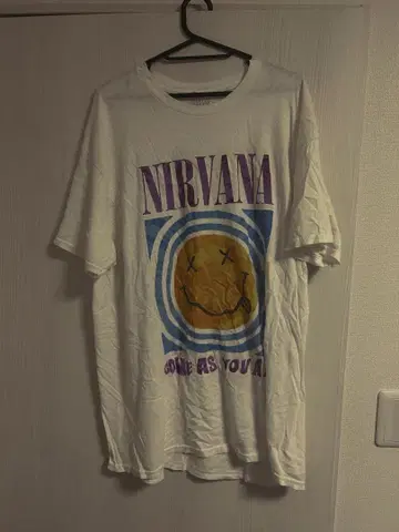 NIRVANA 슬리핑 스마일 T셔츠