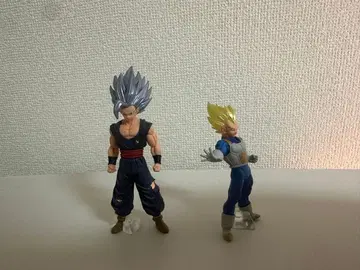 드래곤볼 손오공 베지터 피규어 세트