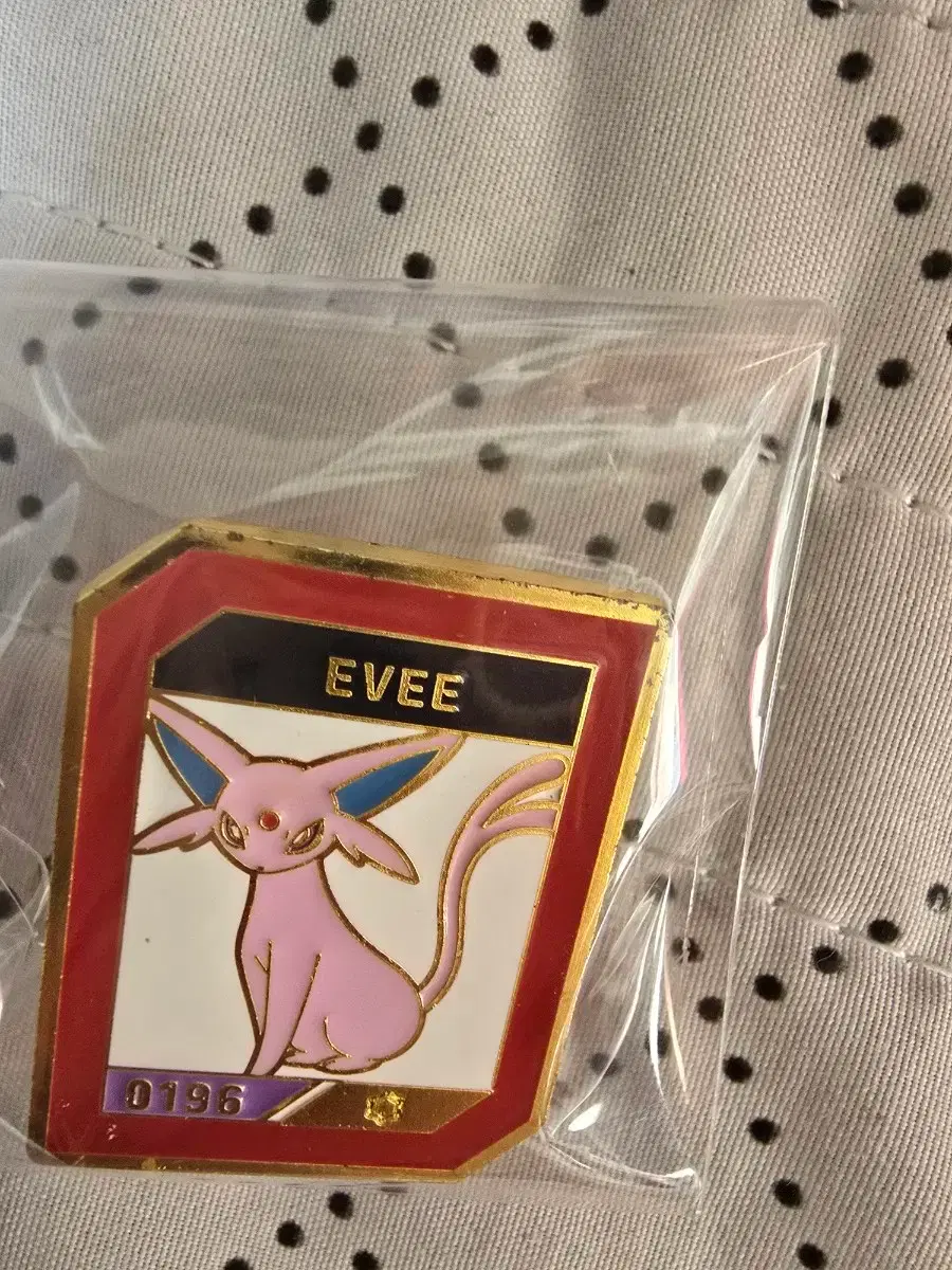 Isaac Toast Pokemon Badge Eevee (Damaged)