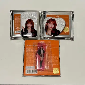 LE SSERAFIM 사쿠라 도쿄돔 캔뱃지 아크링 키링 세트