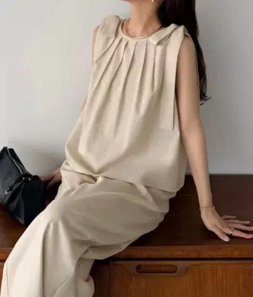 JUNOAH 린넨 혼방 어깨 리본 백 오픈 셋업 S 사이즈 거의 새상품