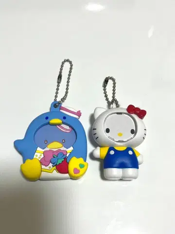 산리오 사진 프레임 키링 헬로키티, 턱시도샘