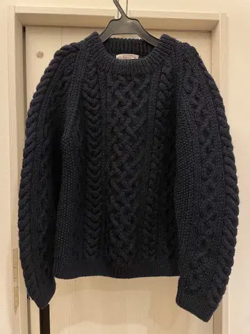 [주말 한정 가격 인하!] 인버아란 니트 네이비 브라운 택