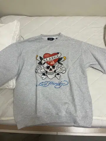 XLARGE 스컬 하트 그레이 트레이닝복