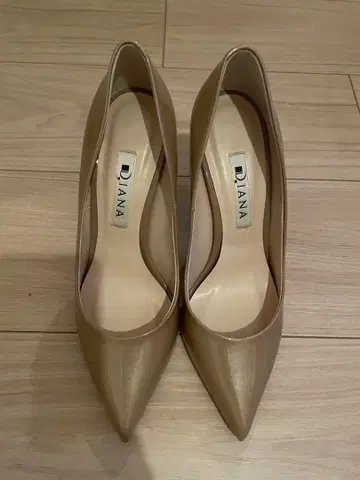 미사용 새상품 DIANA 베이지 스틸레토 하이힐
