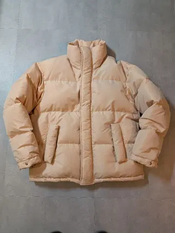 오라리 FINX POLYESTER CHAMBRAY DOWN COAT