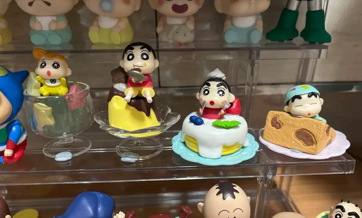 Crayon Shin-chan dessert figures, 4 types in bulk