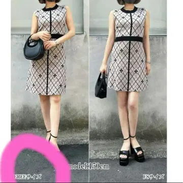 ROYAL PARTY 엠블럼 총 패턴 니트 미니 원피스