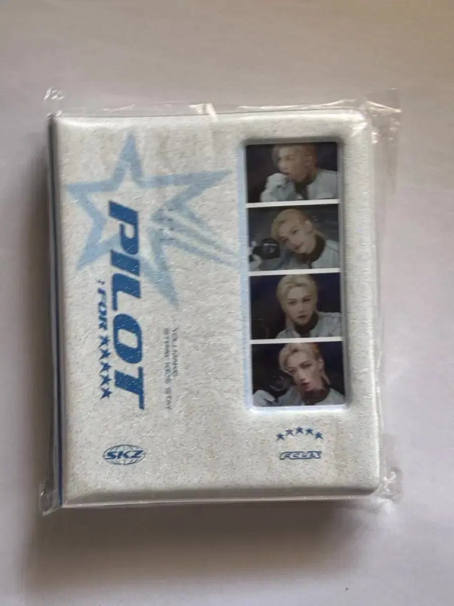 Stray Kids Pilot Felix Collectbook (Below Original Price)