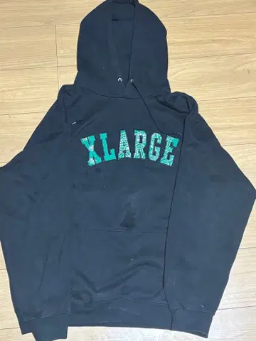 XLARGE 후드티 카네코 미유 착용