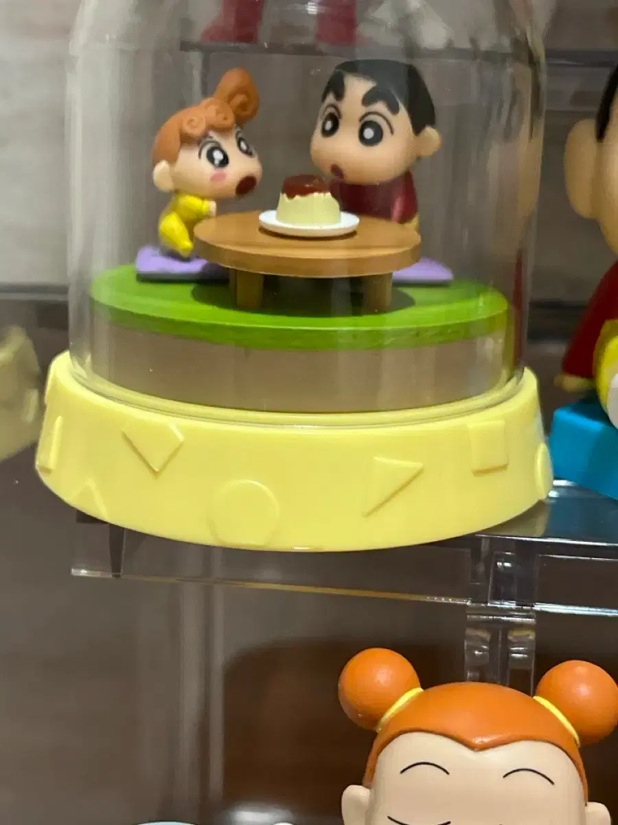 Crayon Shin-chan Terrarium Figure