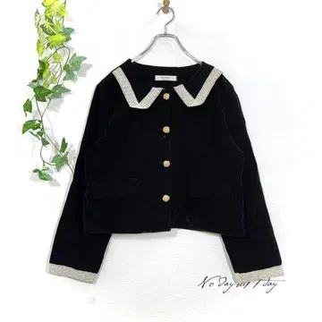 B.Y.J studio 벨벳풍 자켓 레이스 골드 버튼 한국 디자인