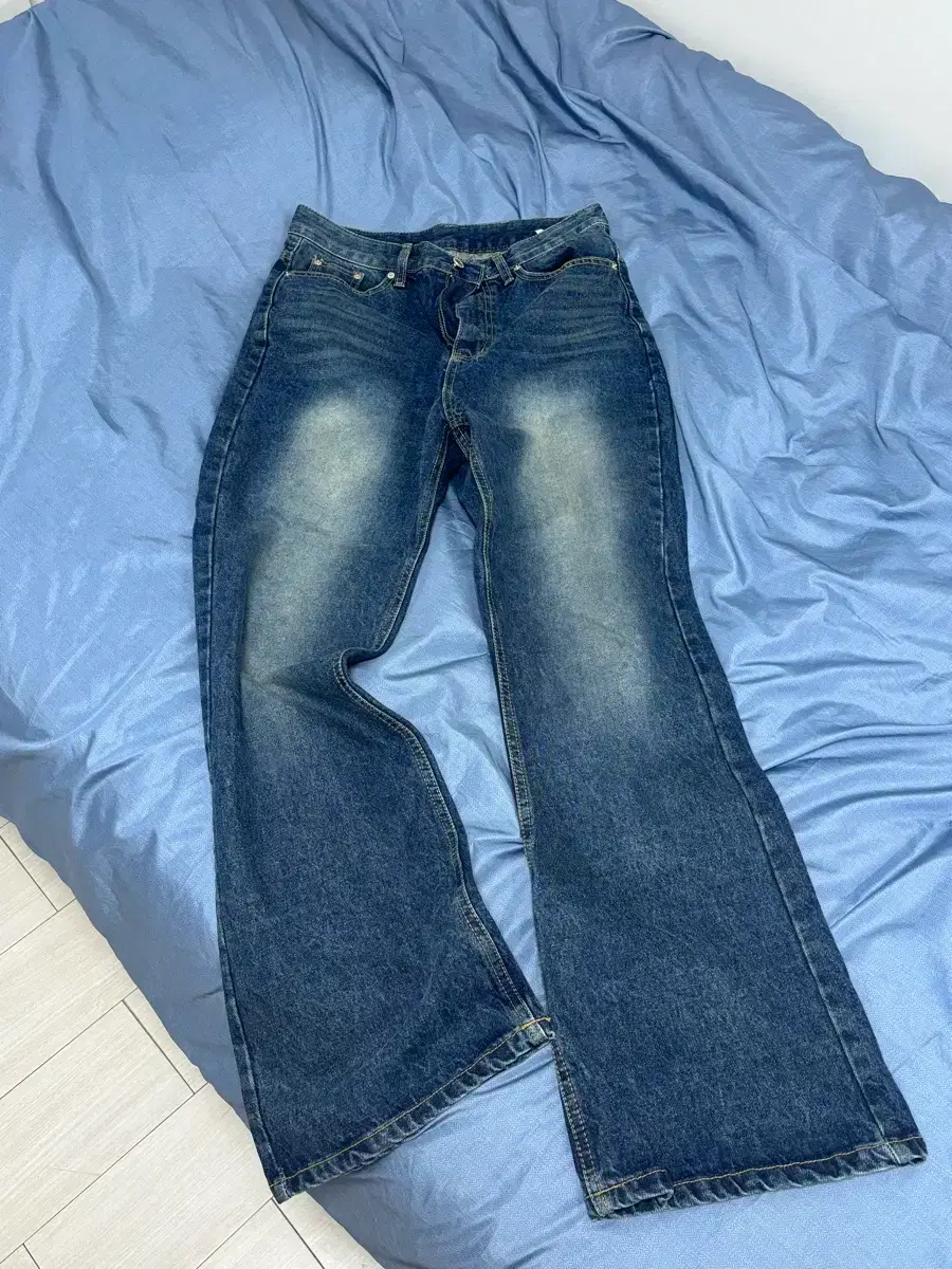 Signature Vintage Washing Flare Denim Pants Size M