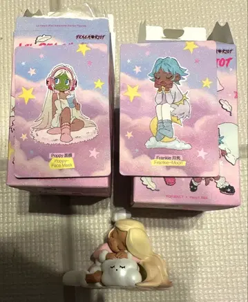 LIL peach RIOT Sleep over 피규어