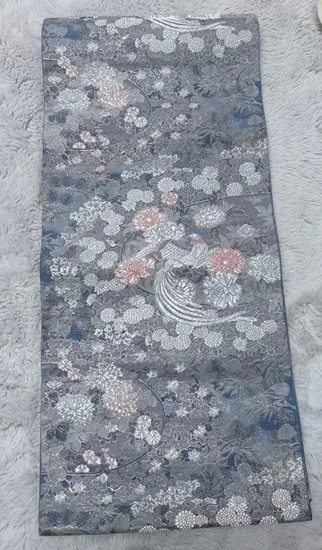 아름다운 꽃무늬와 새 자수 후쿠로 오비 옅은 파란색