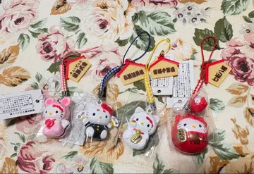 [ 미개봉 새상품 ] 레어 레트로 2007년 헬로키티 스트랩 4개 세트