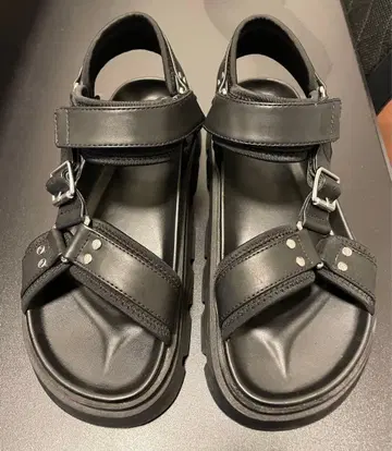 ZARA 샌들 27cm 상당