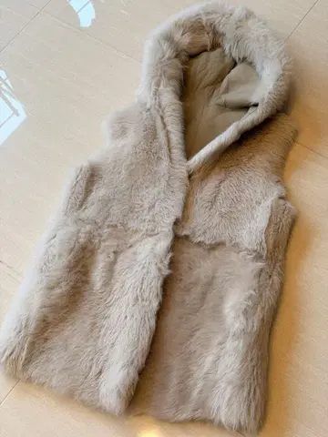 Whim Gazette 후드 퍼 베스트 베이지 중고품