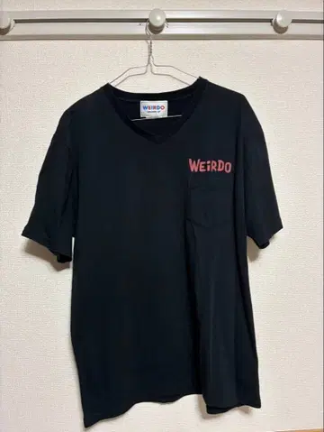 WEiRDO 블랙 T셔츠 L 사이즈 V넥