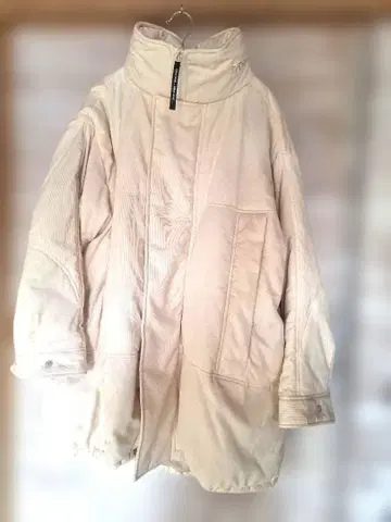 니코앤드 아라이 몬스터 블루종 아이보리 다운 코트 M 사이즈