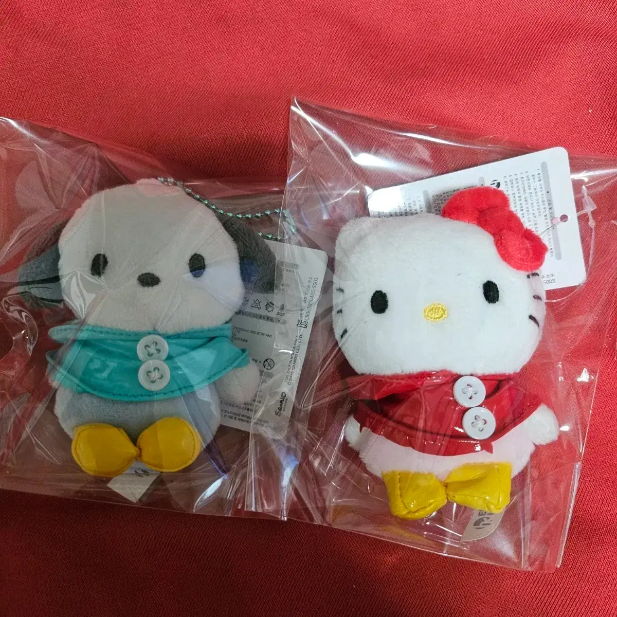 Genuine Sanrio Raincoat Pochacco Hello Kitty Keyring New Product