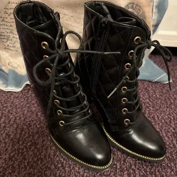 블랙 퀼팅 부츠