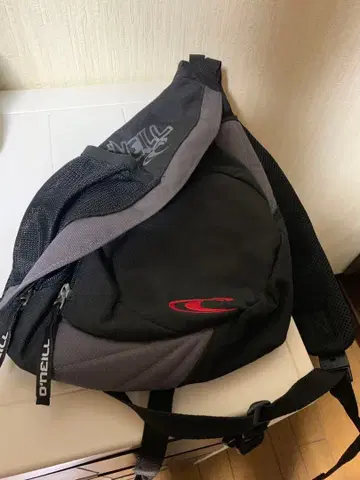 O'Neill 바디백 블랙 그레이