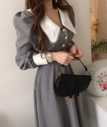 체크 무늬 미디 기장 원피스