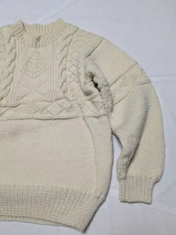 핸드메이드 케이블 니트 두툼한