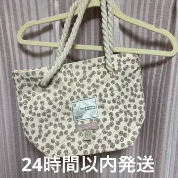 Her lip to Cherry Tote Bag