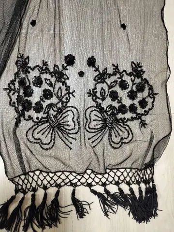 새상품 블랙 자수 스톨