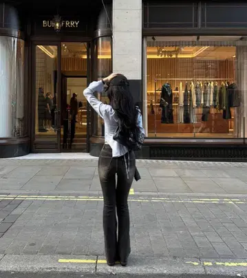 나비 차콜 브라운 부츠컷 데님