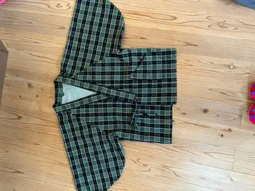 그린과 블랙 체크 무늬 겉옷