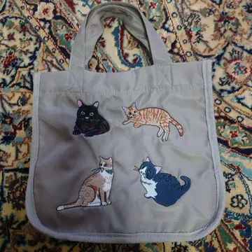 Bleu Bleuet(블루블루에) 고양이 자수 런치 토트
