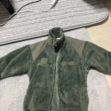 올리브 그린 플리스 자켓