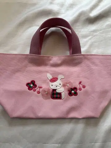 2022년 봄 파밀리아 쇼 미니백 핑크 데님백