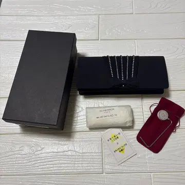 슈슈리에 비쥬 장식 클러치백