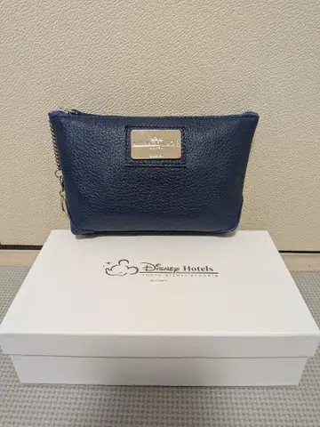 디즈니 앰버서더 호텔 10회 숙박 기념 천연 가죽 파우치