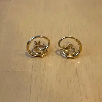 Charlotte Chesnais 라운드 트리프 페어 귀걸이 gold