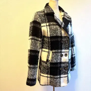 체크 무늬 더블 브레스트 자켓 숏코트