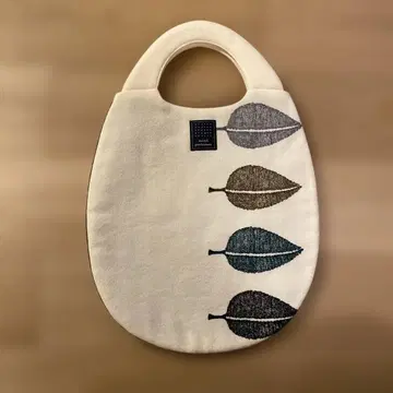 미사용품 미나 페르호넨 happa 에그백