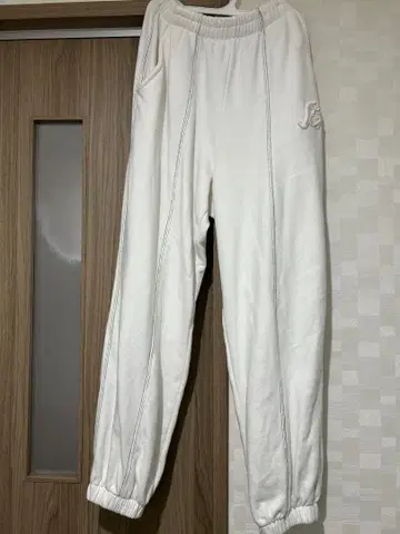 화이트 스웨트 팬츠
