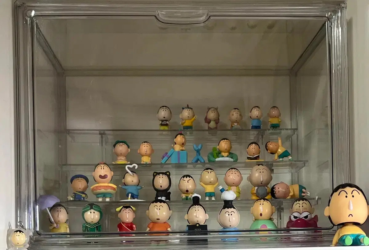 Maenggu Figure Set (Includes Display Case)