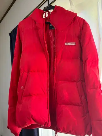 RODEO CROWNS 후드 부착 레드 다운 자켓