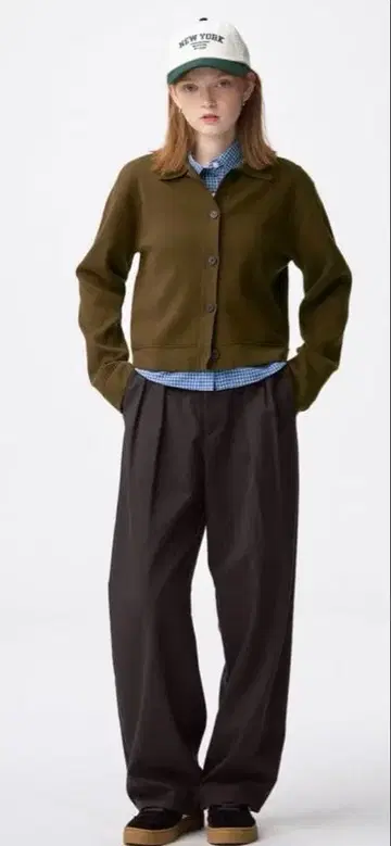 GU 치노 배럴 레그 턱 팬츠 다크 브라운 M 사이즈