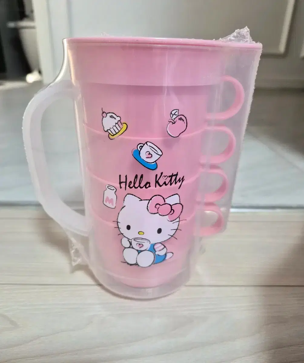 Hello Kitty Pink Handle Cup Set (New Product)