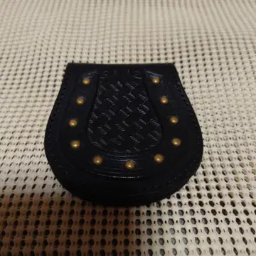 CALEE 스터드 장식 가죽 코인 케이스