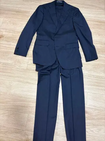 HILTON 다크 네이비 수트